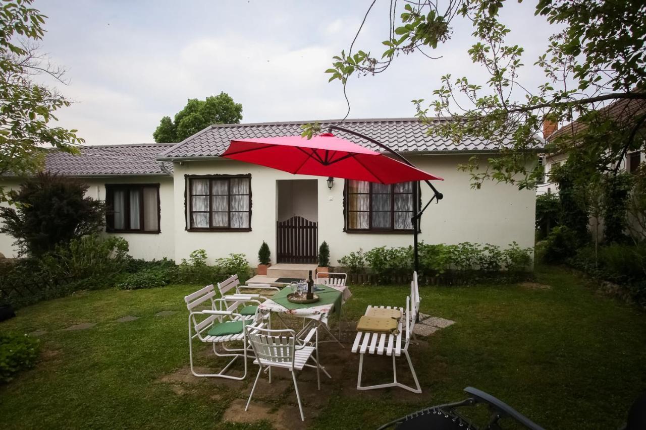 Hellenyi Apartmanok Harkany Bagian luar foto