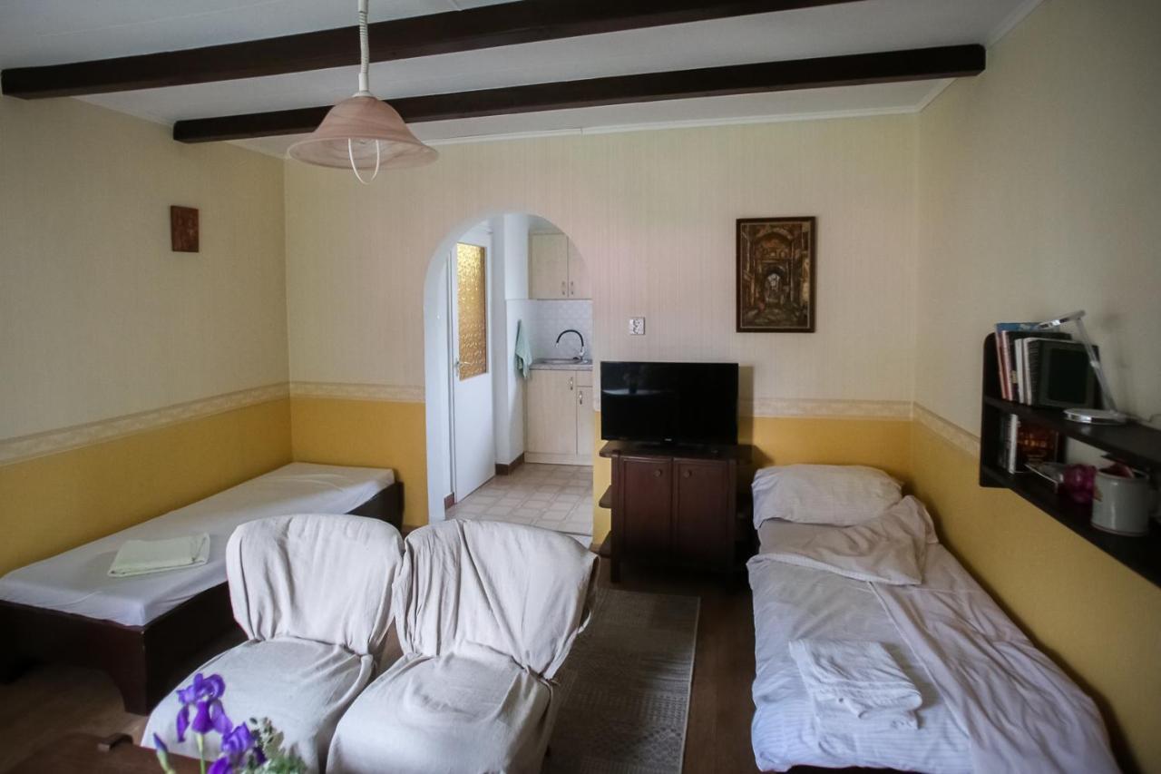 Hellenyi Apartmanok Harkany Bagian luar foto