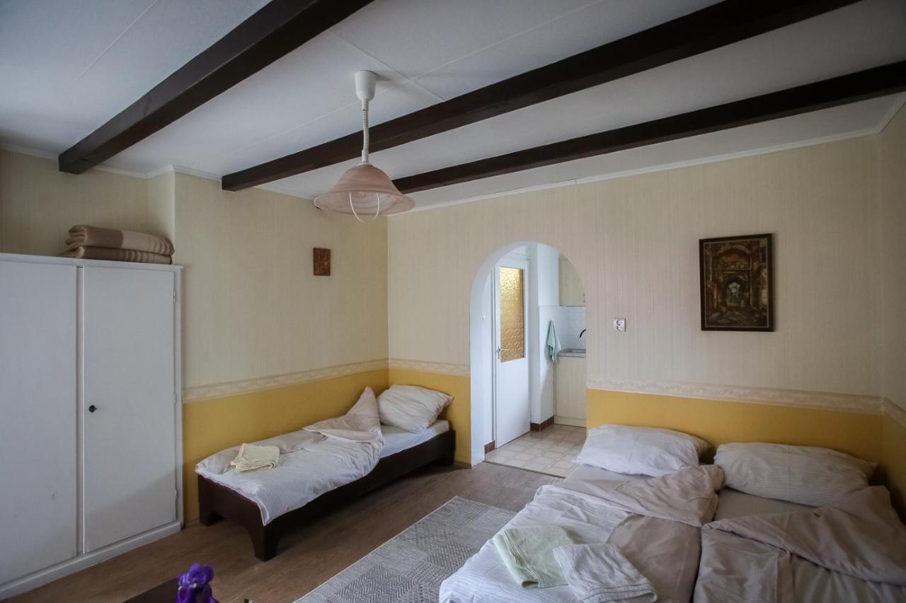 Hellenyi Apartmanok Harkany Bagian luar foto